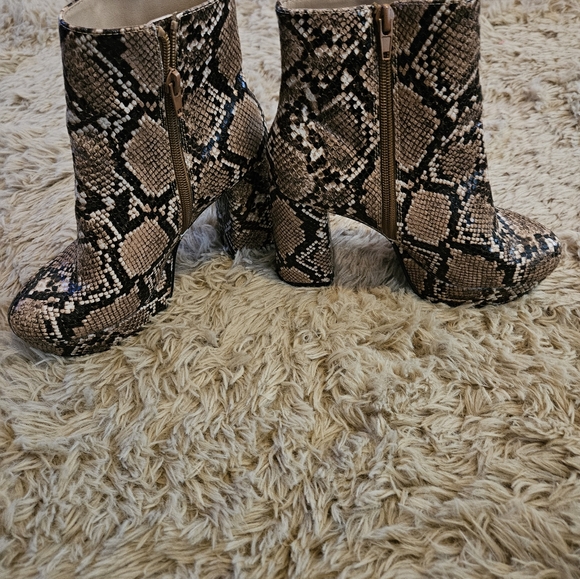 Steve Madden snake skin booties - Picture 3 of 6
